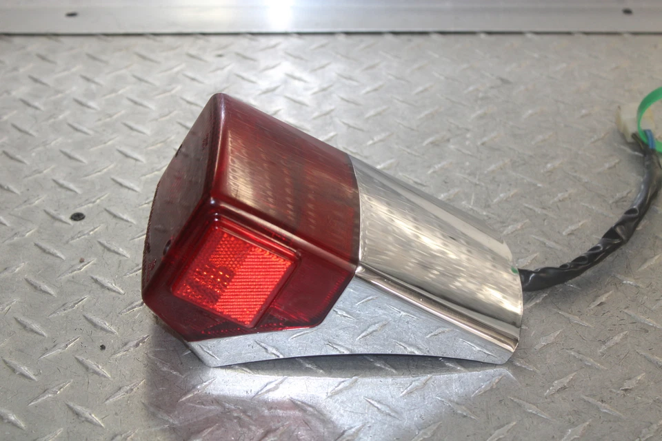 Kawasaki Vulcan 750 1997 VN750A luz de freno trasera 23025-1305 funcionamiento video Foto 3 de 4