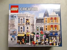 LEGO CREATOR: Assembly Square (10255) brand new, never opened