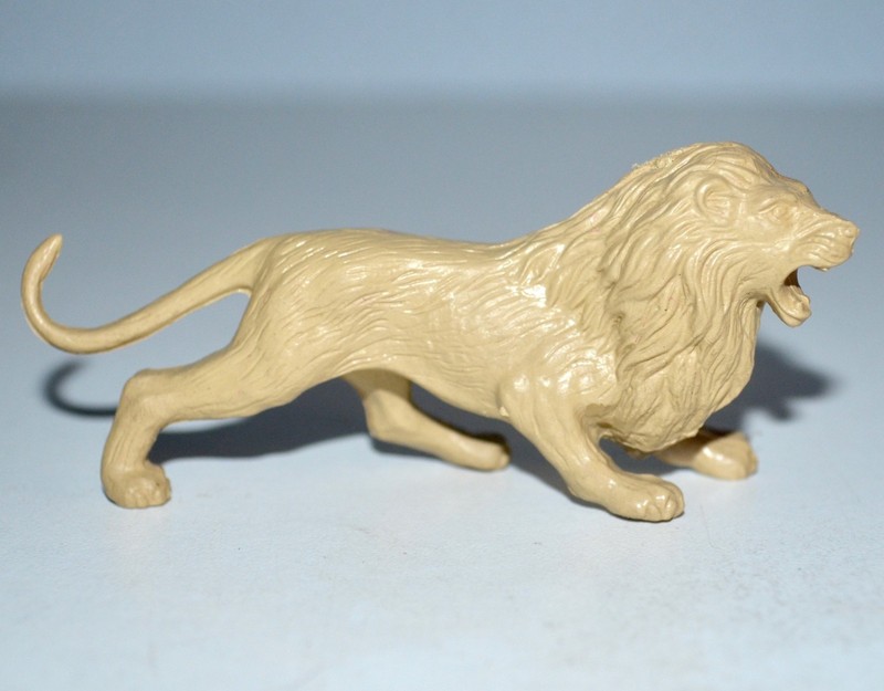Vintage 1950s Marx Ben Hur Playset Plastic Roman Lion Figure