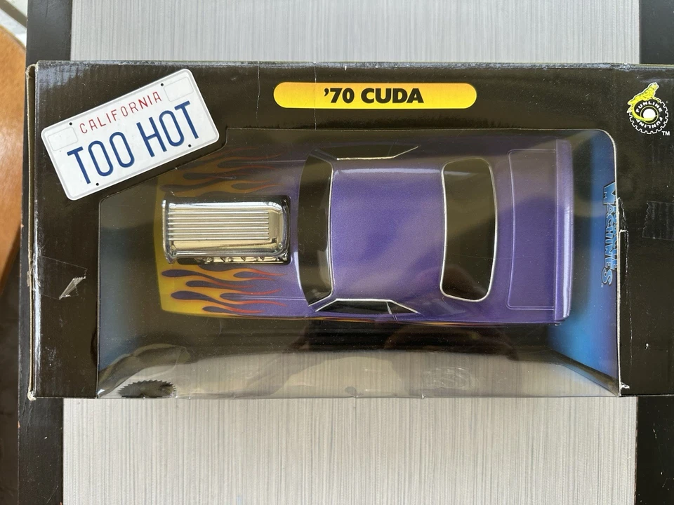 Muscle Machines Chrysler PT Cruiser 2000 USA Flag 1:18 Diecast Car. New.Open Box - Image 3 of 4