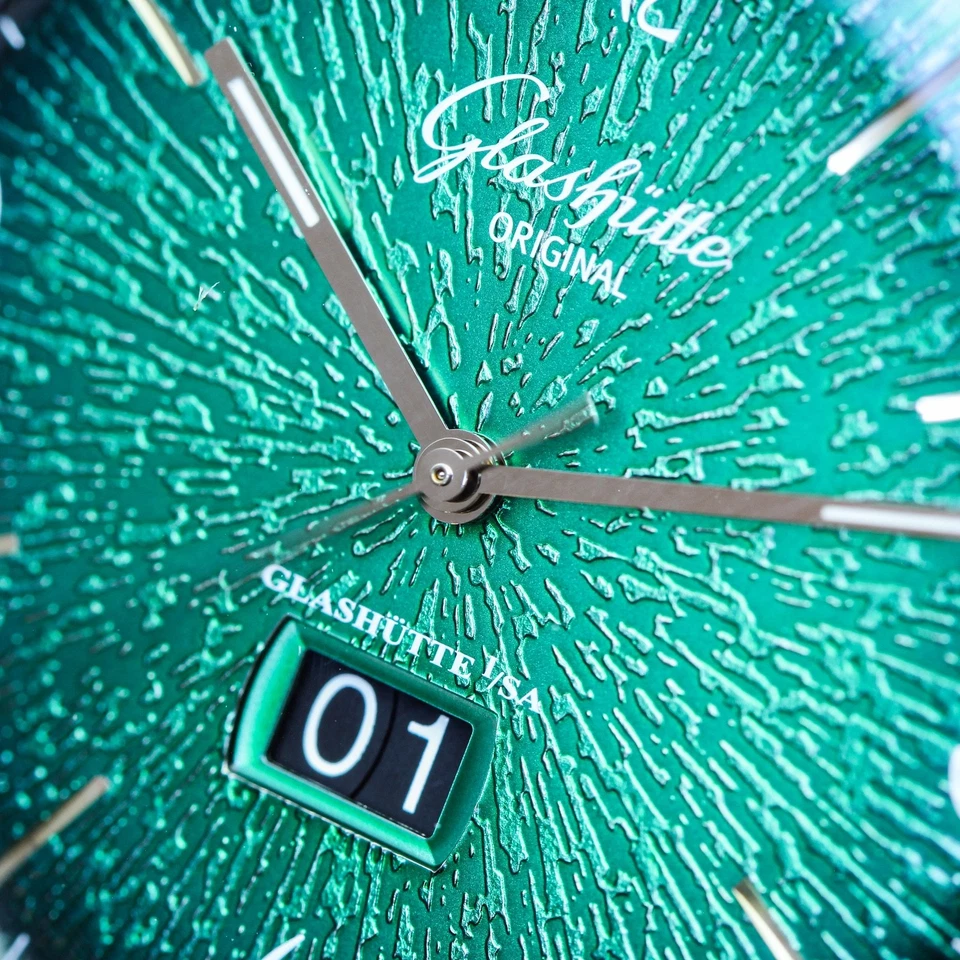Glashütte Original Años Sesenta Panorama Fecha Esfera Verde 42mm Ref. 2-39-47-04-02-04 Foto 2 de 4