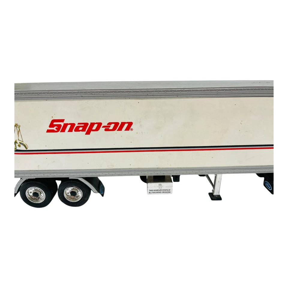 Vintage 1/36 Scale Snap On Aeromax Tractor Trailer Bank 17” Working Lights - Image 4 of 4