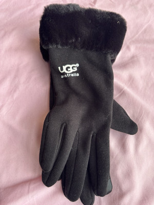 UGG Women s Black Knit Tech Gloves