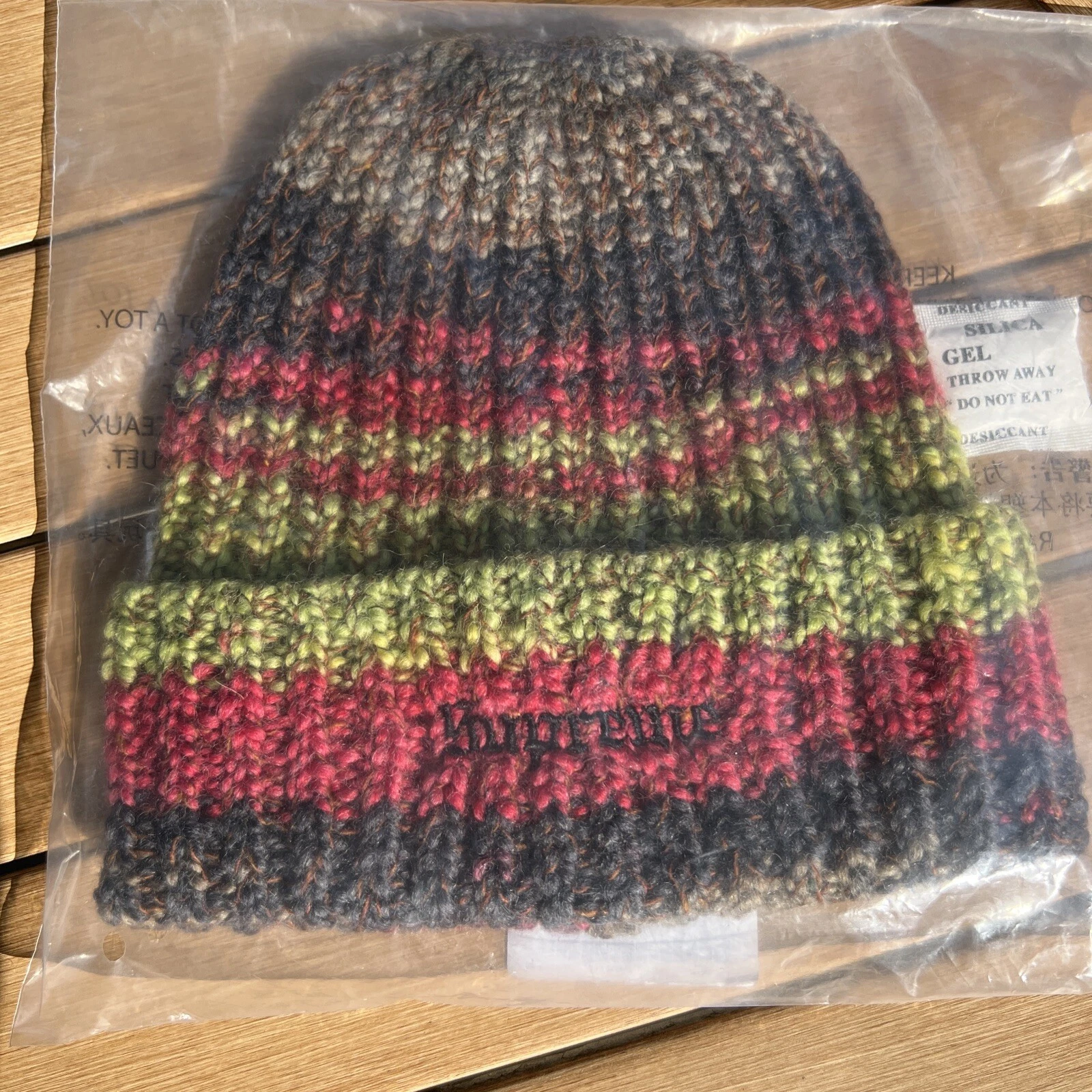 Neuf avec étiquette !! SUPREME Bonnet à rayures Space Dye 