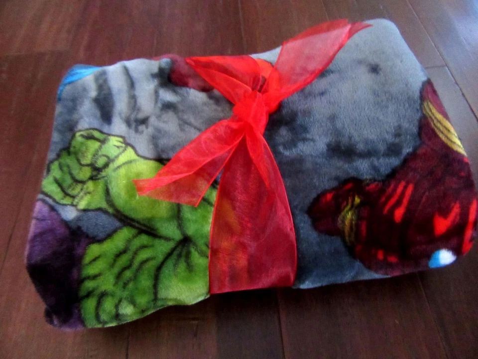 Marvel *Super Hero's* Super Soft, Plush Throw Blanket Iron man-Hulk-Thor 40"x50" - Image 4 of 4