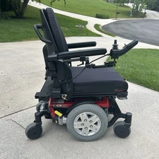 Quantum Q6 Edge Power Wheelchair