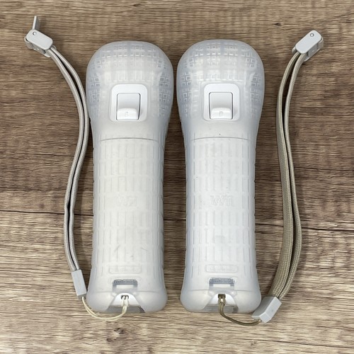 2x LOT - OEM Nintendo Wii Remote WiiMote Original Official Controller + Sleeve - Picture 2 of 3