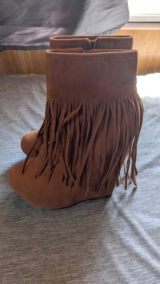 Кукольный домик ботинки женщин 8,5 кожи бахрома молнии заглянуть носок на танкетке ботинок коричневый/коричневый - Изображение 2 из 4