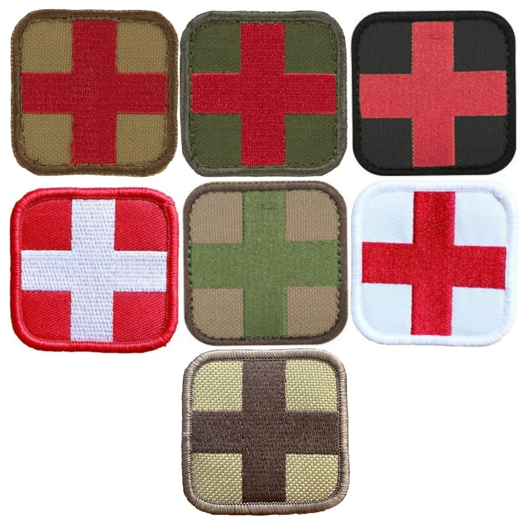 Medic Cross EMS IFAK - Toppa In PVC Morbido Con Retro In Velcro E Bagliore Al Buio (Glow In The Dark) - 5,1 X 5,1 Cm
