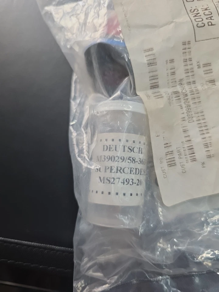 Amphenol/Aerospace  D38999/24WC98PN Circular MIL Spec Connector - Image 3 of 3