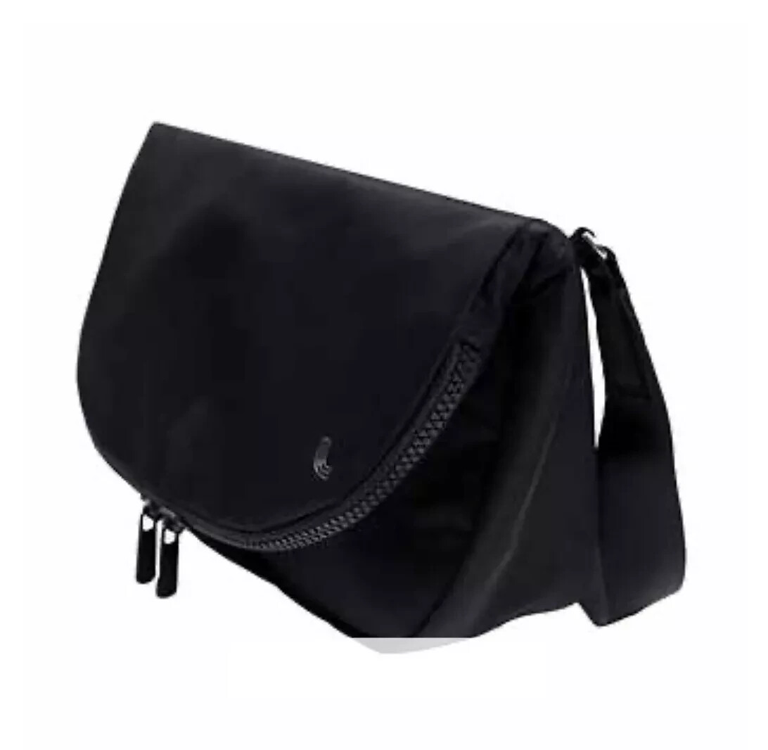 LOLE Adjustable Crossbody Bag Flap Magnetic Closure One Size LOLE Adjustable Crossbody Bag Flap Magnetic Closure One Size