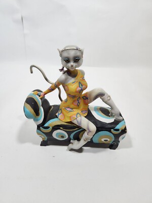Alley Cat GoGo Secret Agent Feline Margaret Le Van Figur