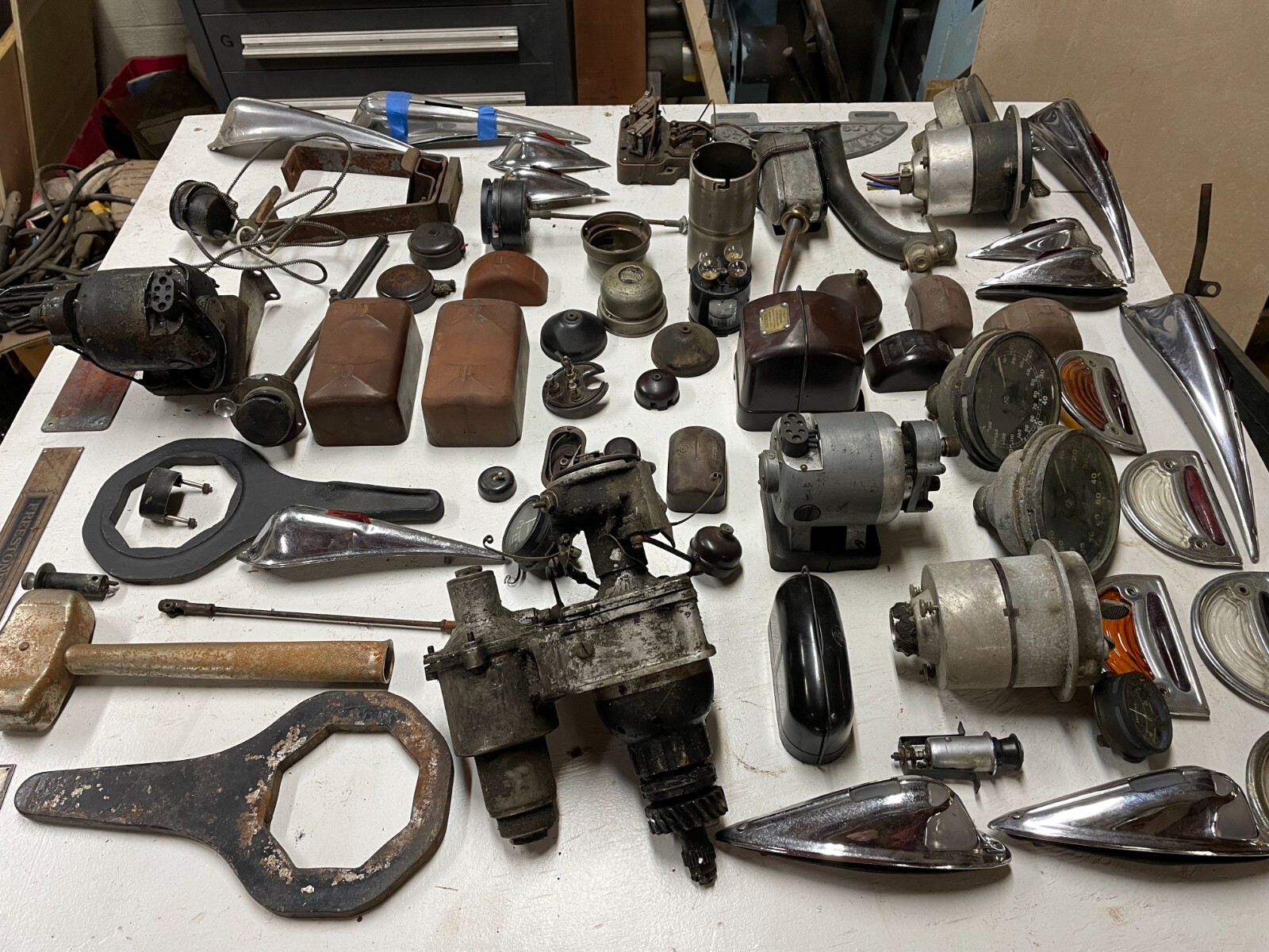 BENTLEY "SPECIAL" BUILDER ? DISTRIBUTOR. HUGE STOCKS 1946-54 ROLLS ROYCE PARTS