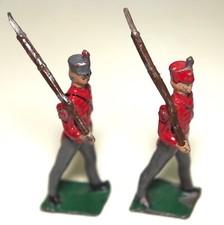 Pair of Marching Lead Soldiers With Moveable Arms No Markings