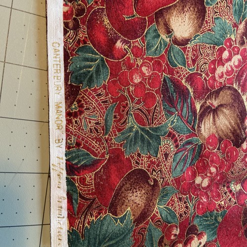 Canterbury Manor by Hoffman International Fabrics 42/43”widex29”+ Red/Gold/Green - Picture 5 of 7