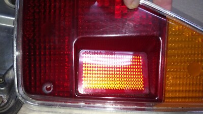 Cabochon De Feu Arrière Droit Pour Peugeot 204 Break - Pièce D'occasion Pour Voiture Classique