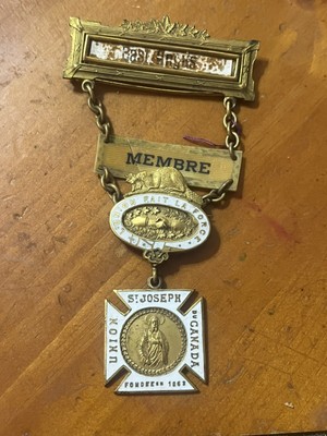 Vintage East Angus Membre Union Fait La Force French Pinback St. Joseph Canada
