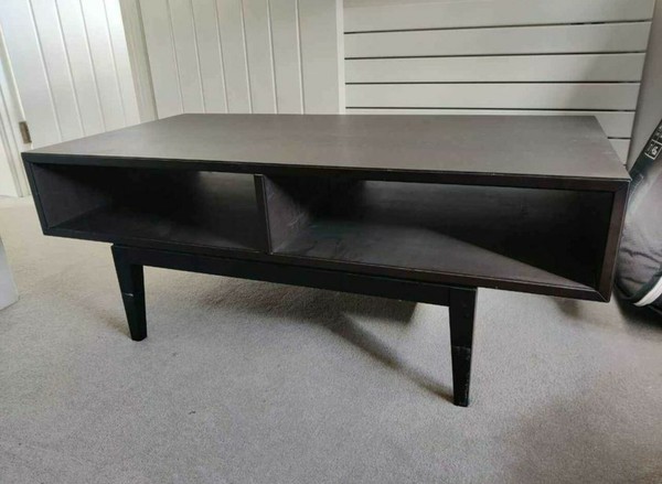 Mesa de centro IKEA Regissor marrón (con tapa de cristal) - Limpia buen estado