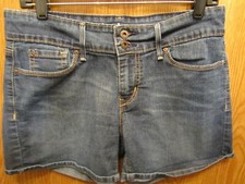 WOMENS DENIZEN FROM LEVI'S BLUE JEAN SHORTS SIZE 6 WAIST FLAT 16"