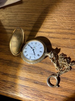 Vintage  EVER SWISS 17 Jewels Hunting Theme Pocket Watch Running Excellent Gold
