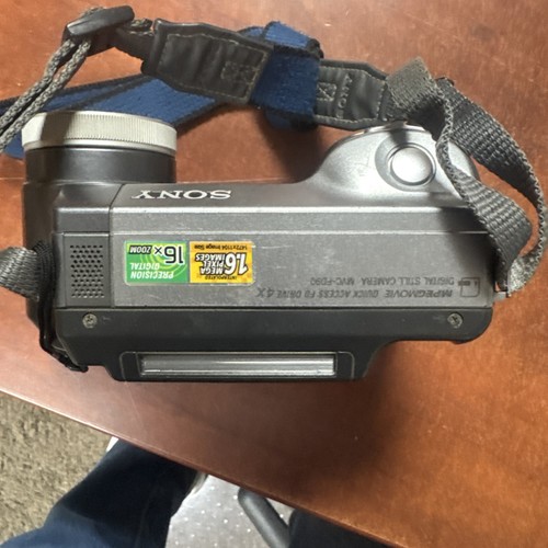 Sony MVC-FD90 Digital Mavica Still Camera Movie With Battery & newCharger WORKS - Picture 6 of 9