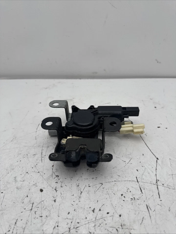 Conjunto de actuador de bloqueo de pestillo de maletero trasero Mazda RX8 RX-8 2004-2008 P9472 B372-15 Foto 2 de 4