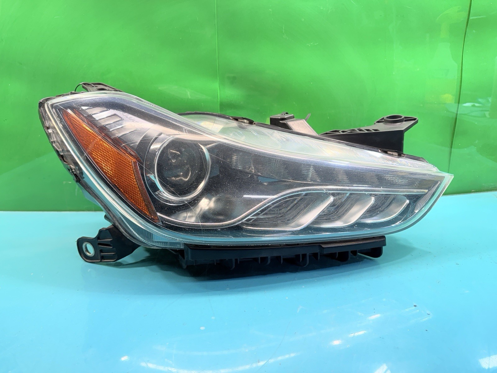 2014-2018 MASERATI GHIBLI RIGHT SIDE HEADLIGHT XENON HID LED. NO ADAPTIVE OEM