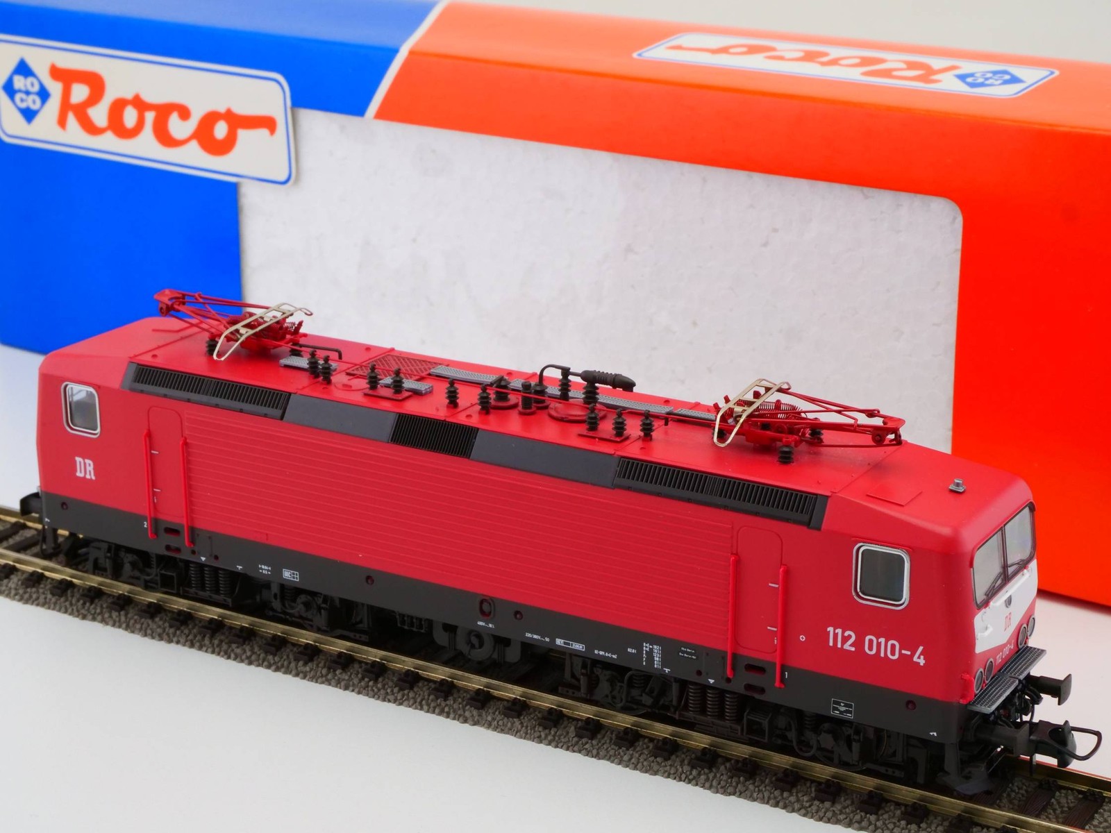 Roco 43681 Electric Locomotive BR 112 010-4 DR DDR H0 DC Analog Mint! OVP