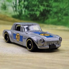 Hot Wheels Nissan Fairlady 2000 1/64 Diecast Model Car (94) Excellent Condition