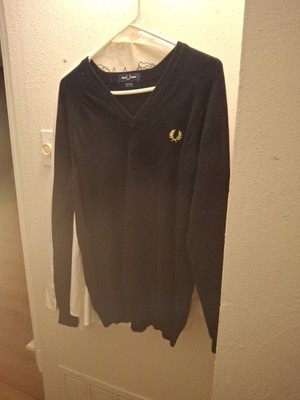 Fred Perry Men's V-Neck WOOL Sweater, LONG SLEEVE Size L