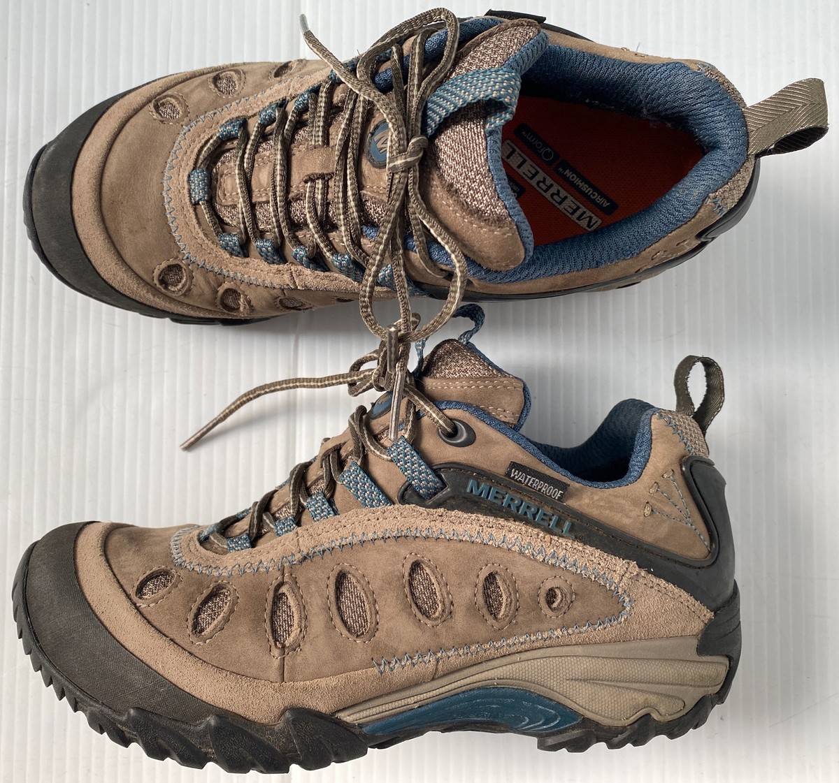 merrell Hiking Boots Size Womens Waterproof Chameleon Arc Leather 37  Sneaker
