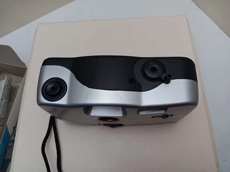 Câmera instantânea vintage sem marca Kyushu 35mm foco sem marca com flash e estojo - Imagem 3 de 4