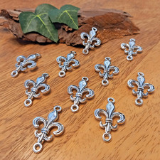 10 Verbinder Fleur de Lis / Lilie / Schwertlilie silberfarben Schmuck (27)