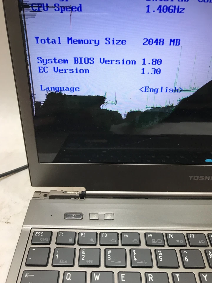 Toshiba Portege Z835-P330 13" Intel Core i3-2367M 2GB RAM NO HDD/OS Cracked - DW - Image 4 of 4