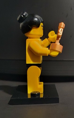 Lego Minifigure - Sumo Wrestler - Series 3 - Set 8803 - 2011 - Genuine - Picture 3 of 4