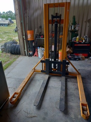 SDJSA 1000 Manual Hydraulic Walkie Stacker 98.4 in Lift, Cushion Tires