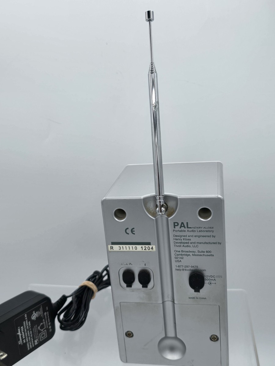 Tivoli Audio iPAL HENRY KLOSS ポータブルラジオ TIVOLI Audio iPAL Henry Kloss Portable AM/FM Radio with