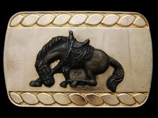 IB19114 AWESOME VINTAGE 1970s BOWING HORSE WESTERN GOLDTONE BUCKLE