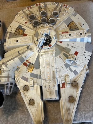 Star Wars Millennium Falcon 2008 Legacy Collection incomplete