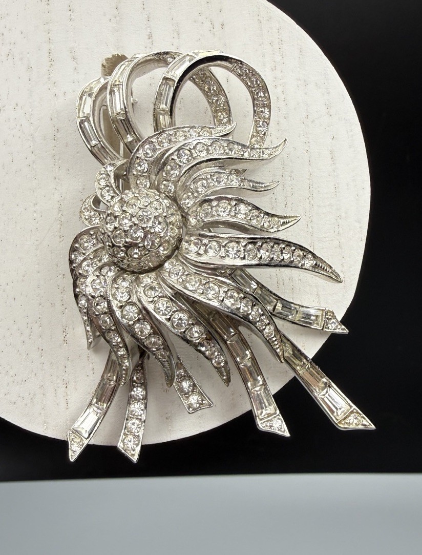 Ledo Unsigned Large Dimensional Flower Brooch, Rh… - image 6