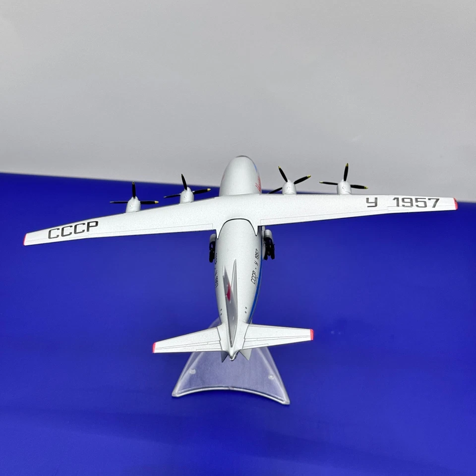 Antonov An-10 Aeroflot “Ukraine” Prototype 1957 | Reg: Y-1957 | 1:200 Scale - Image 4 of 4
