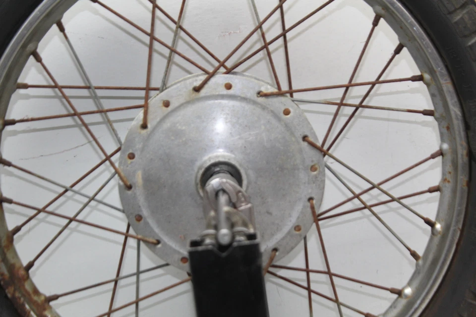 Honda SL350 1971 llanta delantera Foto 2 de 4