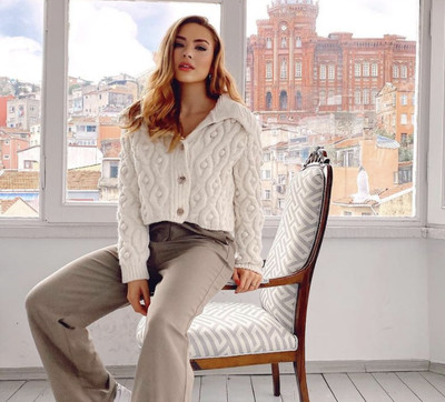 chunky knit cardigan cropped