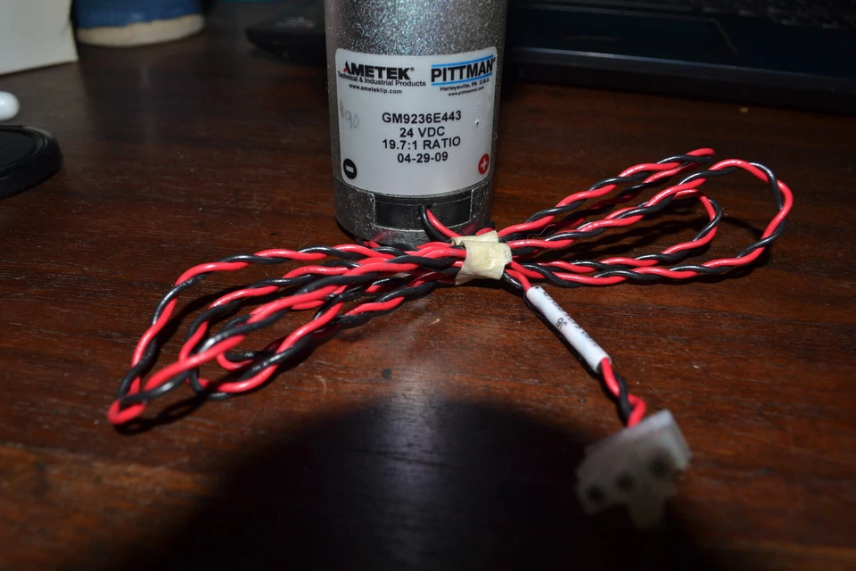 PITTMAN 12 VDC MOTOR GM14903E201-R1 19.7:1 RATIO - NEW  - Image 2 of 2