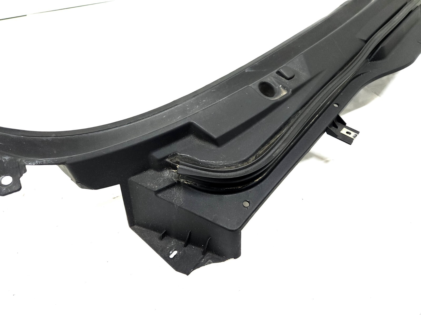⭐ 08-17 Maserati Gran Turismo Front Windshield Wiper Cowl Cover Vent Panel Oem