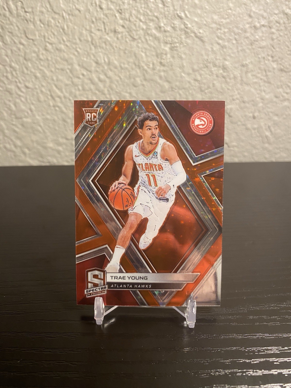 2018-19 Panini Spectra Trae Young Red Stars Prizm RC SP /99 Color Match