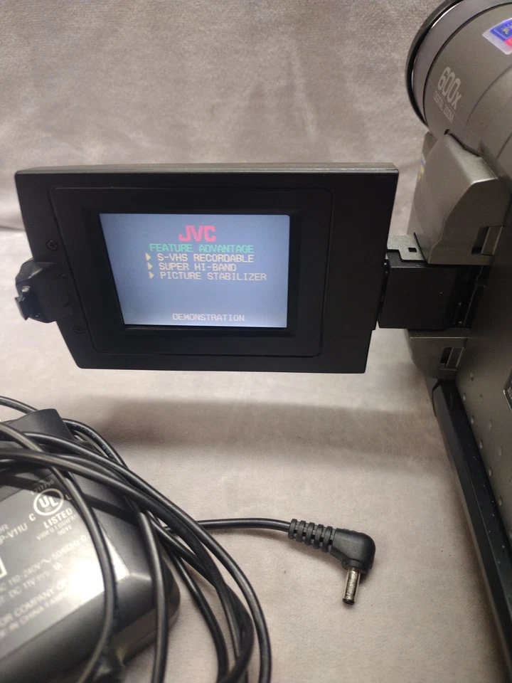 JVC GR-SXM340U Compact VHS Camcorder w/ Battery & AC Adapter Works  - Image 4 of 4