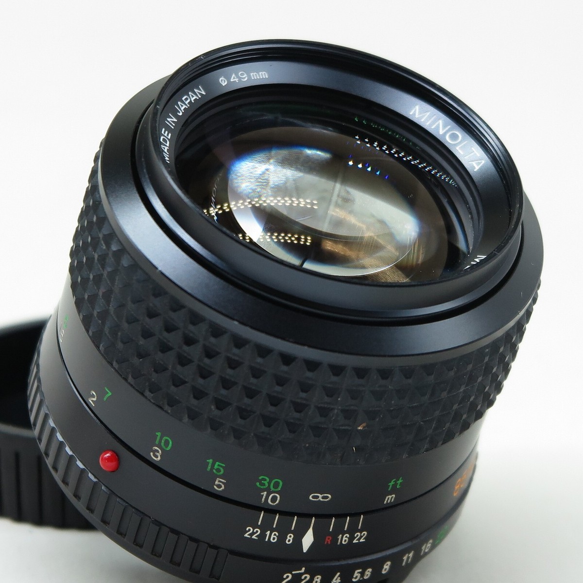 Minolta MD Rokkor 85mm f/2 - Hood - Excellent vintage Minolta MD Rokkor 85mm f/2 - Hood - Excellent vintage
