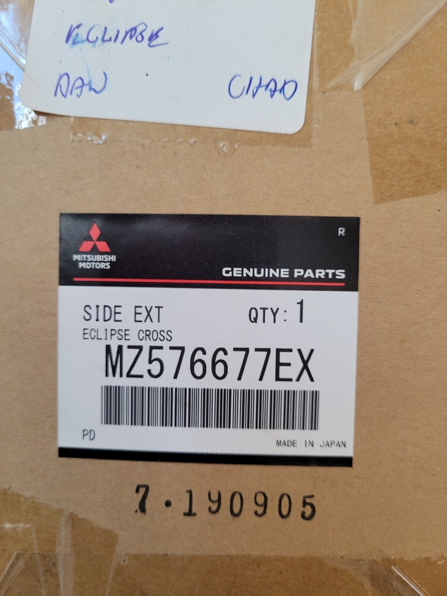 MZ576677EX Mitsubishi Side extension MZ576677EX, New Genuine