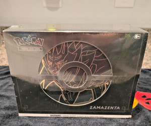 Pokemon TCG Sword & Shield Zamazenta Elite Trainer Box Plus - 12 Booster Packs, Metal Dice, Sleeves